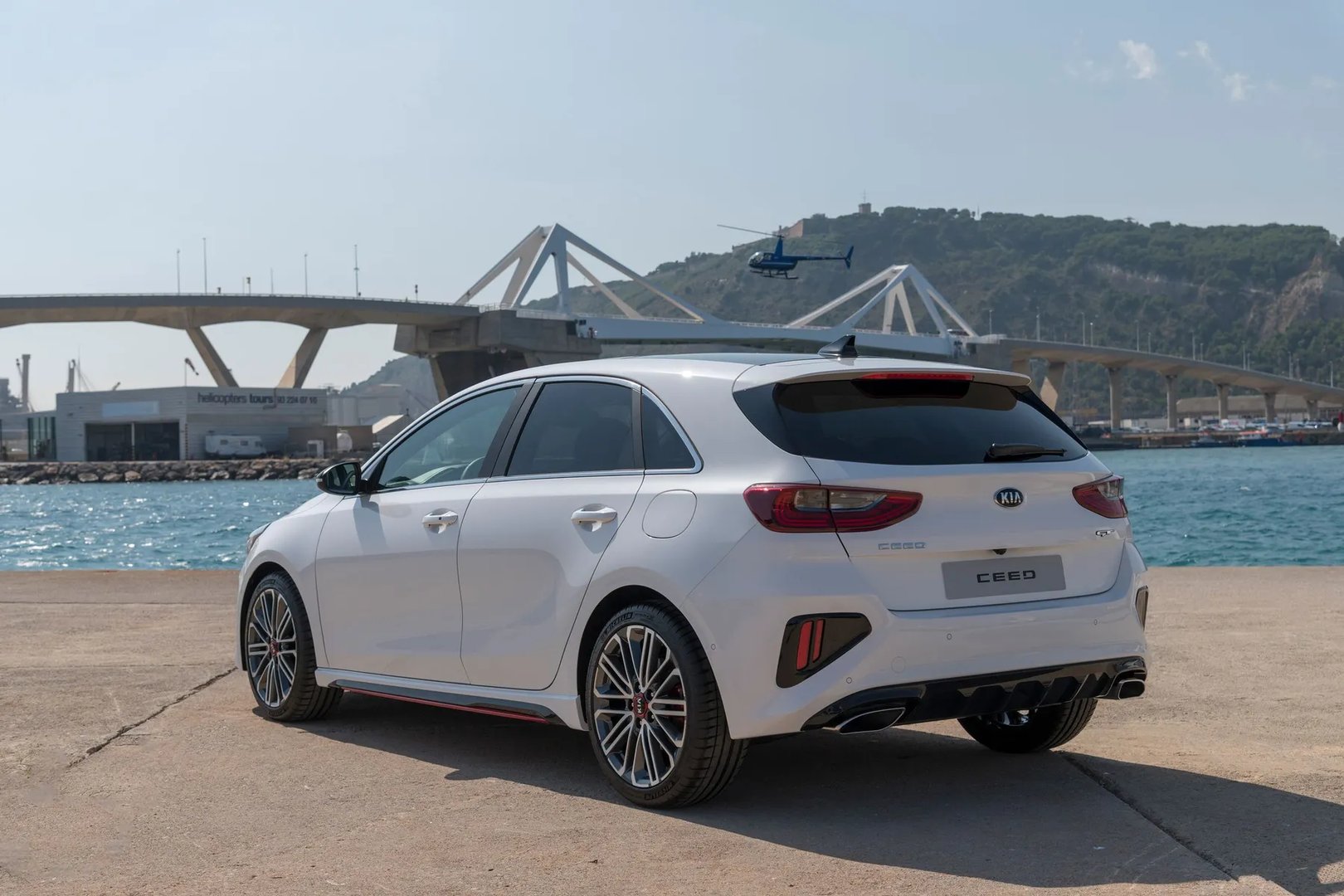 Kia_Ceed_GT_2_generation__Hatchback_5-door__8.jpg