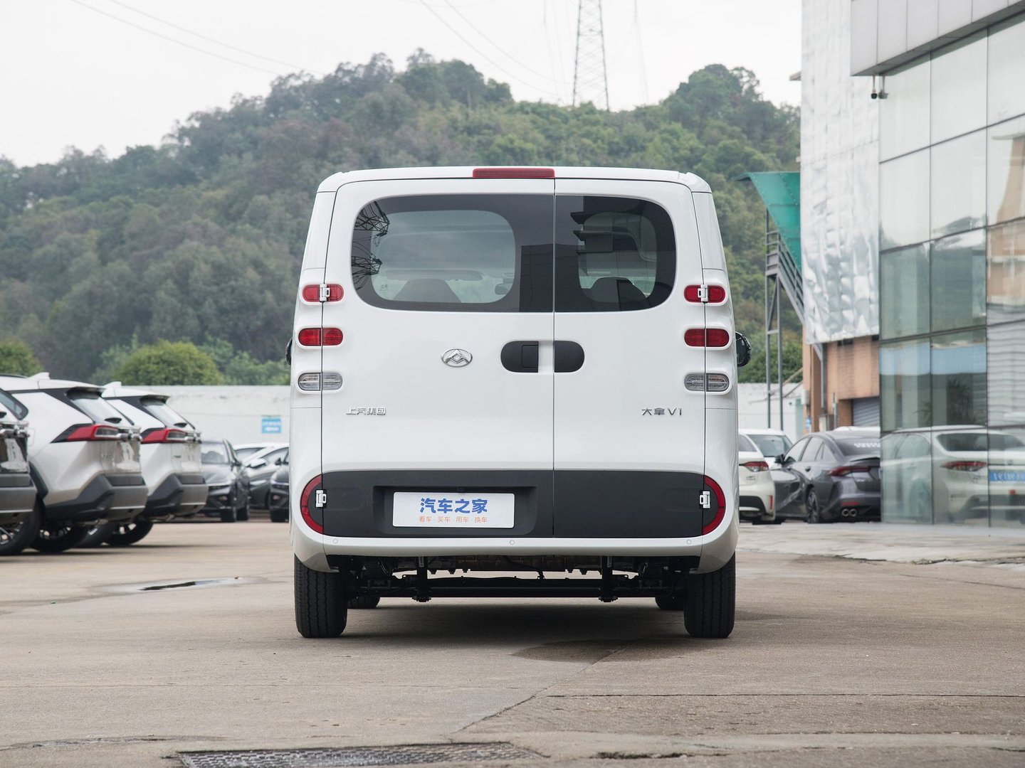 maxus_eDeliver_5_1_generation__Minivan__6.jpg