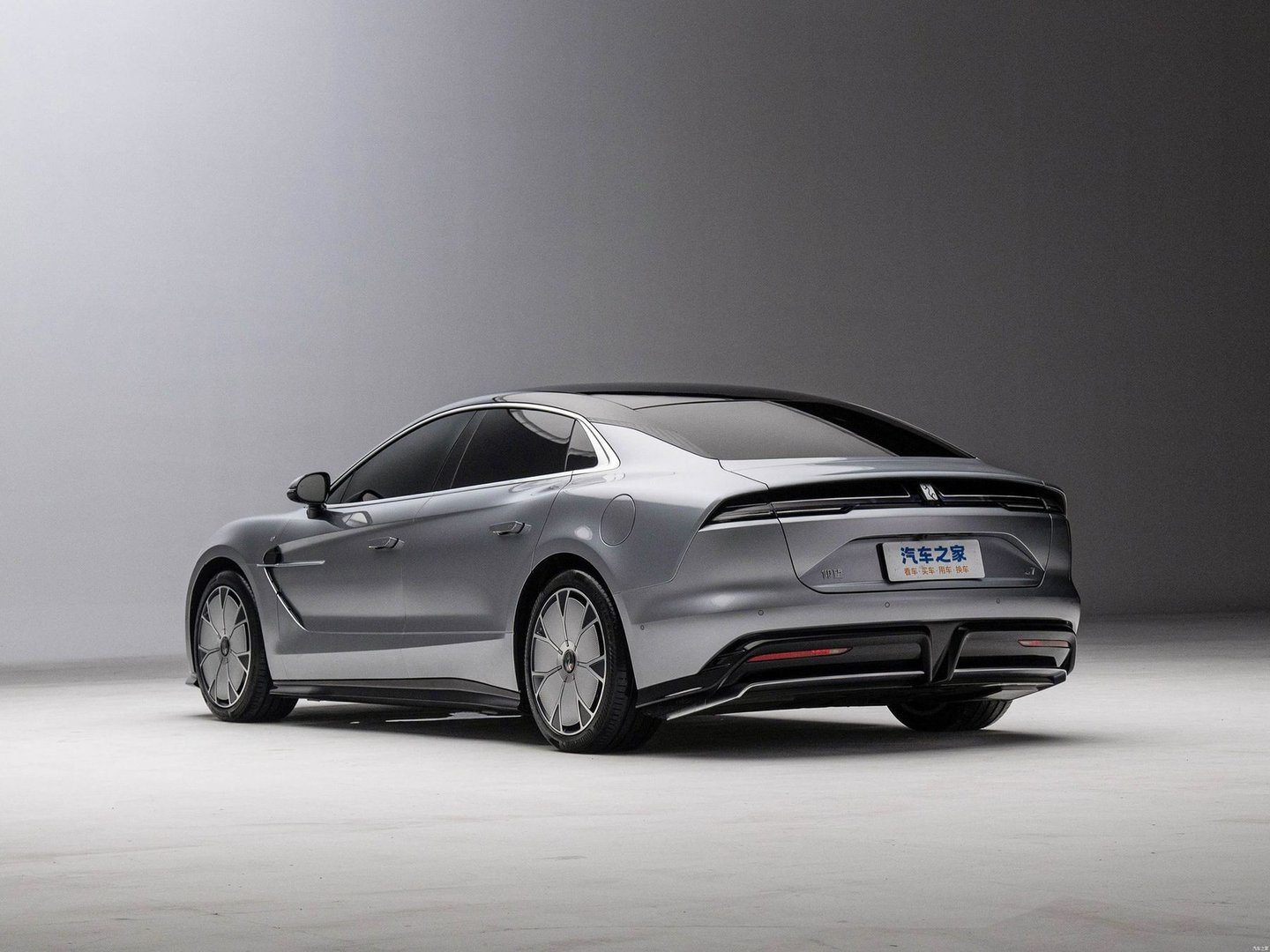 yangwang_U7_1_generation__Sedan__18.jpg