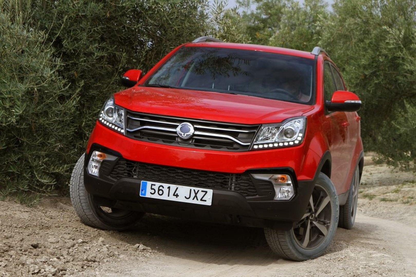 ssangyong_Korando_3_generation_restyling_2__SUV_5-doors__23.jpg