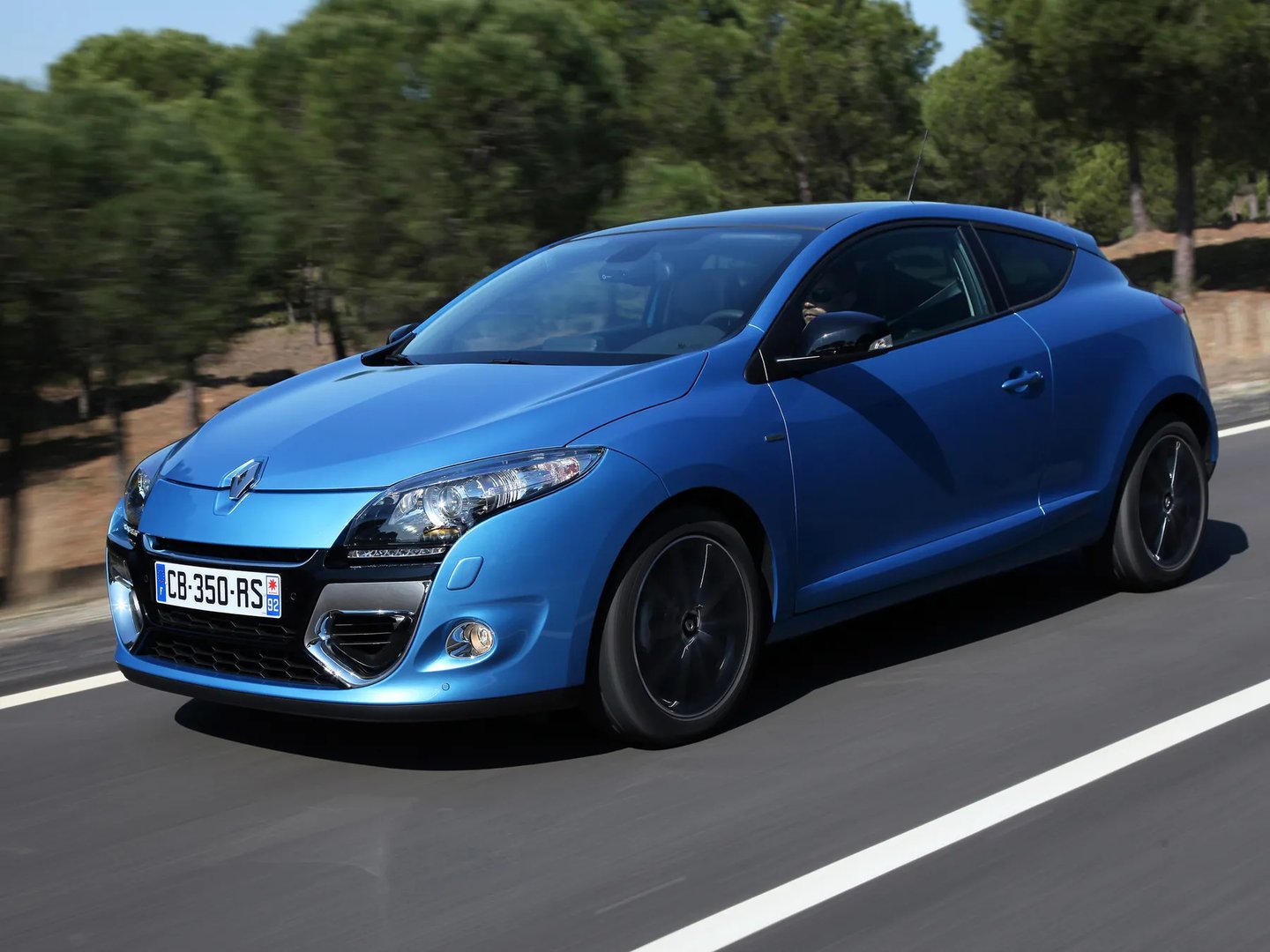 Renault_Megane_3_generation_restyling__Hatchback_3-door__4.jpg