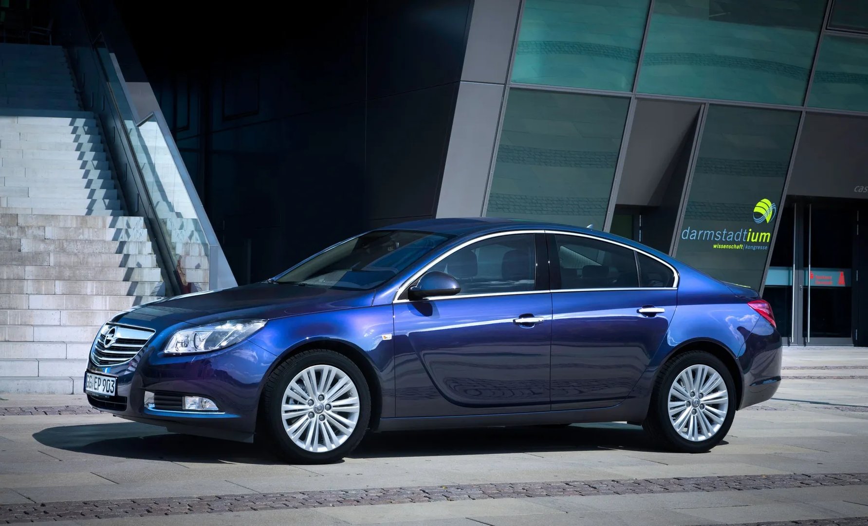 Opel_Insignia_1_generation__Sedan__4.jpg