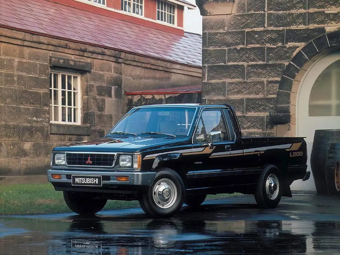 Mitsubishi_L200_2_generation__Pickup_single-cab__1.jpg
