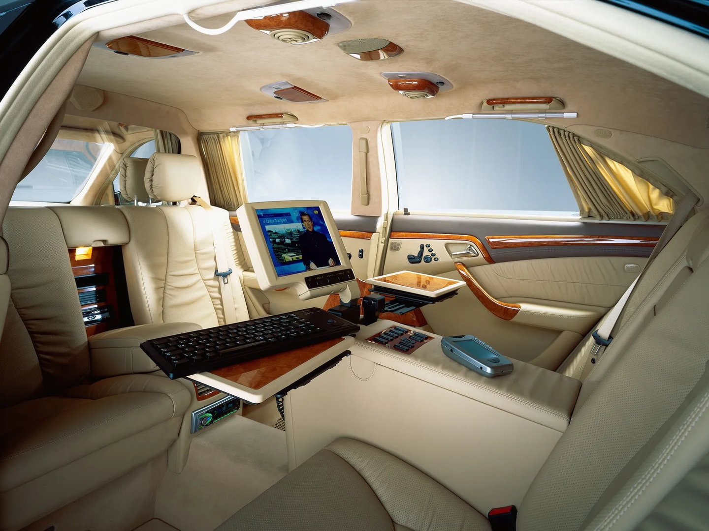 Mercedes_S-Class_4_generation__Limousine__4.jpg
