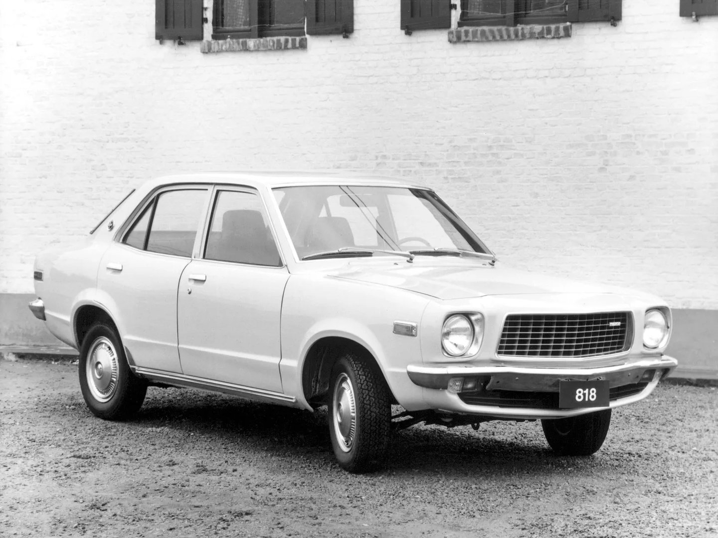 Mazda_818_1_generation__Sedan__2.jpg