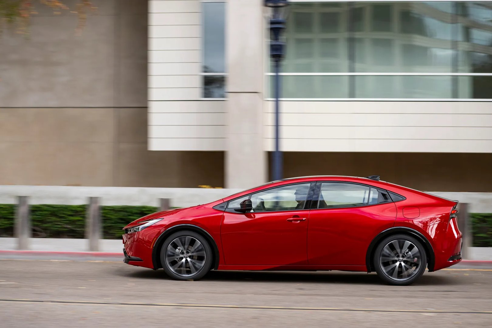 Toyota_Prius_5_generation__Liftback__5.jpg