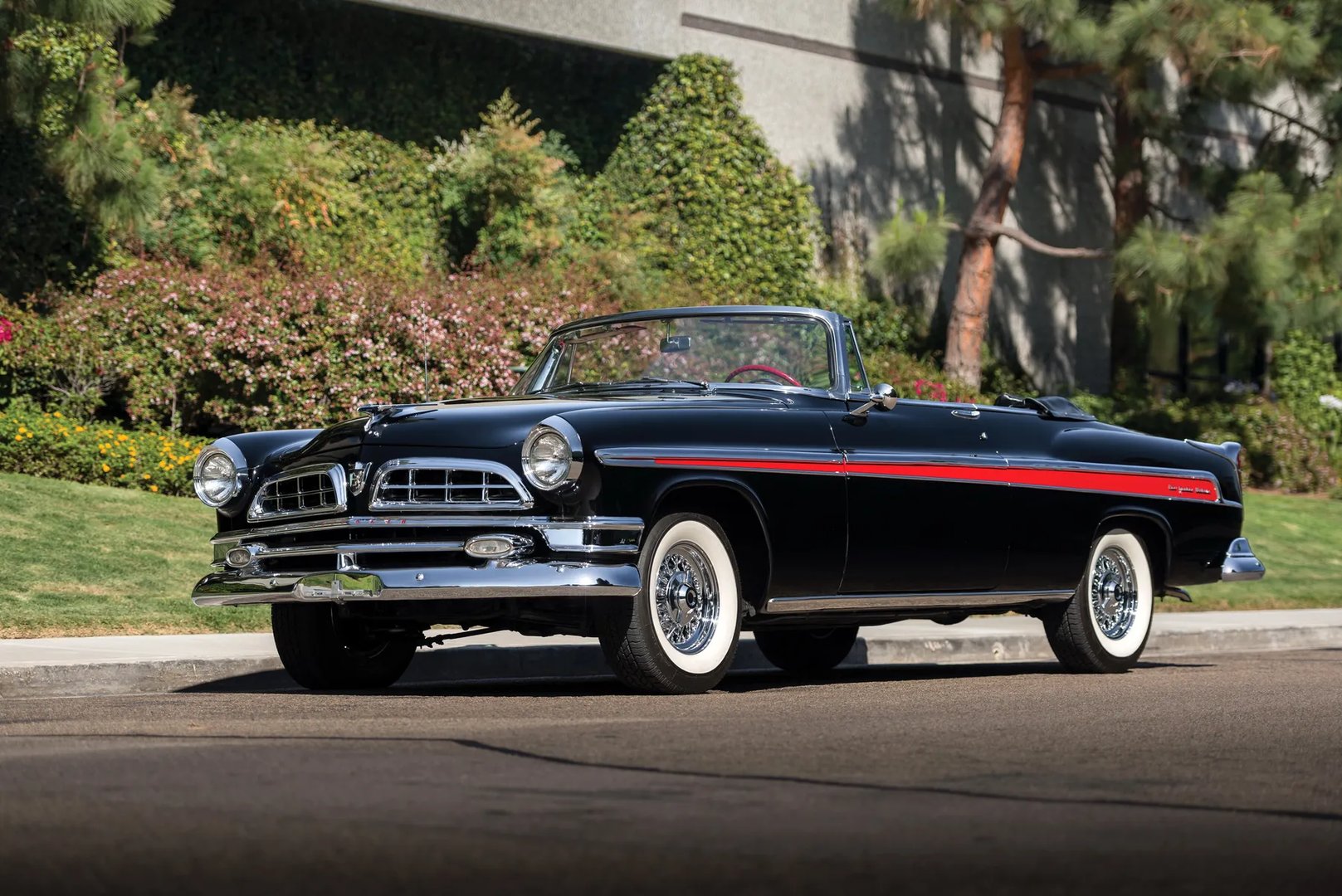 Chrysler_New_Yorker_4_generation__Cabrio__1.jpg