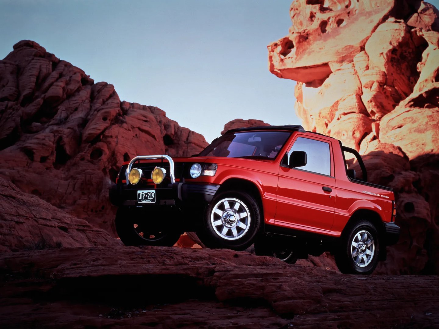 Mitsubishi_Pajero_2_generation__SUV_cabriolet__2.jpg
