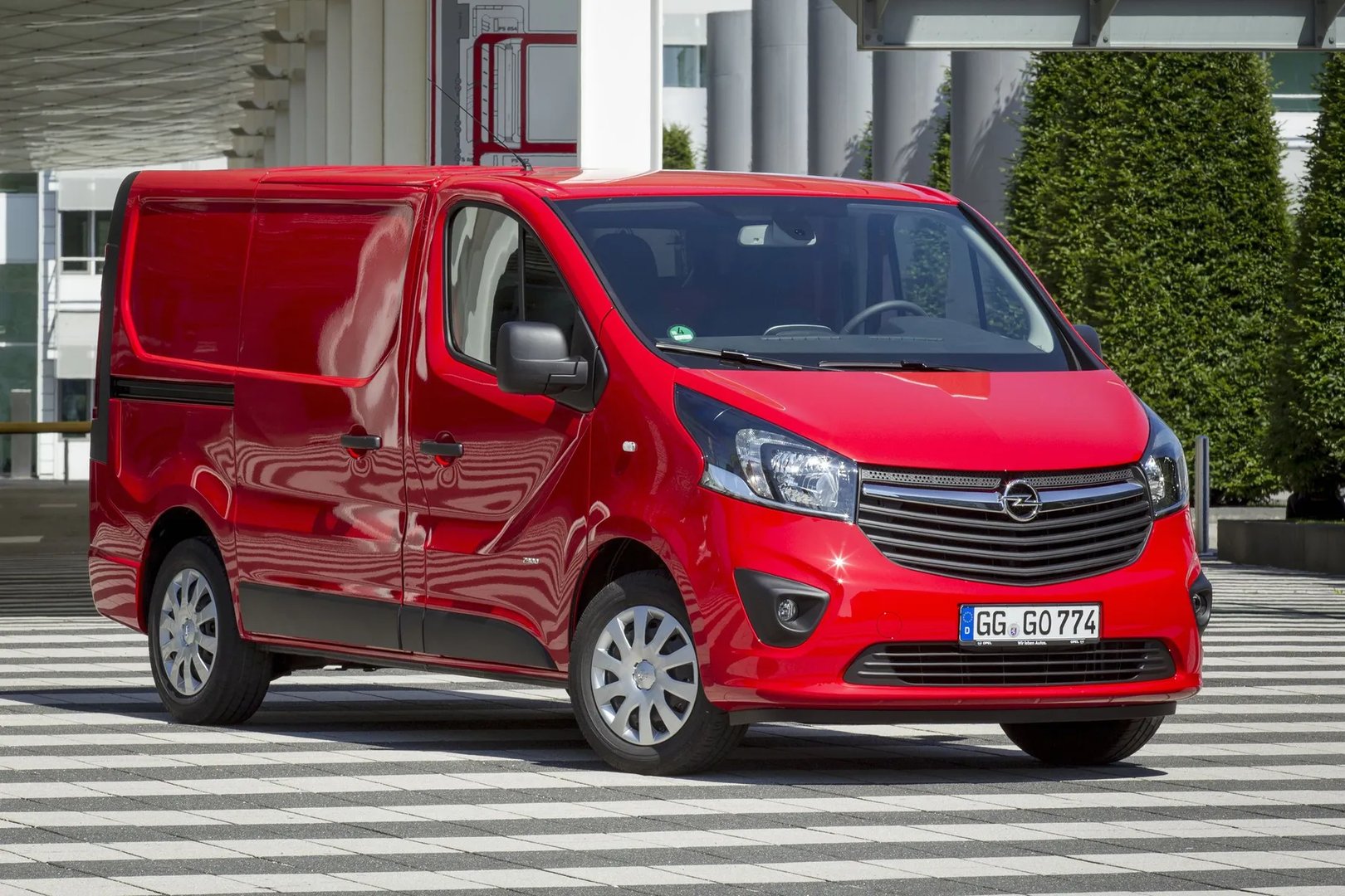 Opel_Vivaro_2_generation__Van__7.jpg