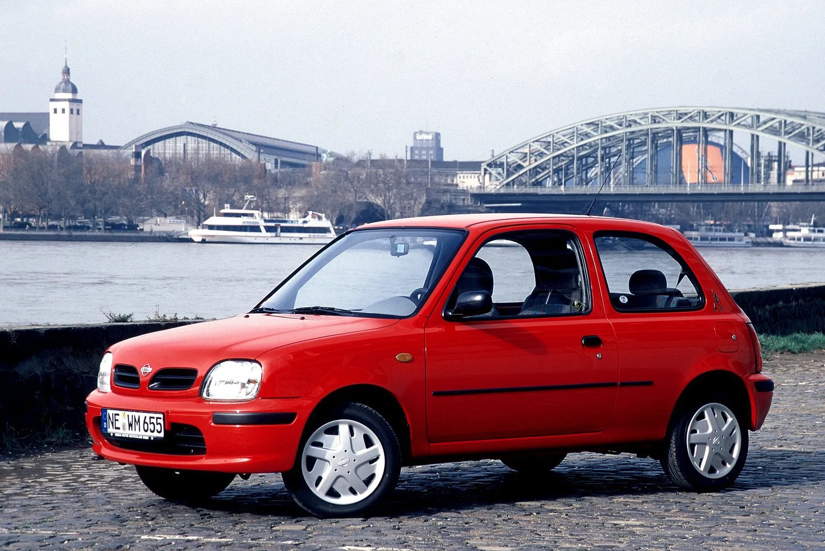 Nissan_Micra_2_generation__Mini_3-doors__13.jpg