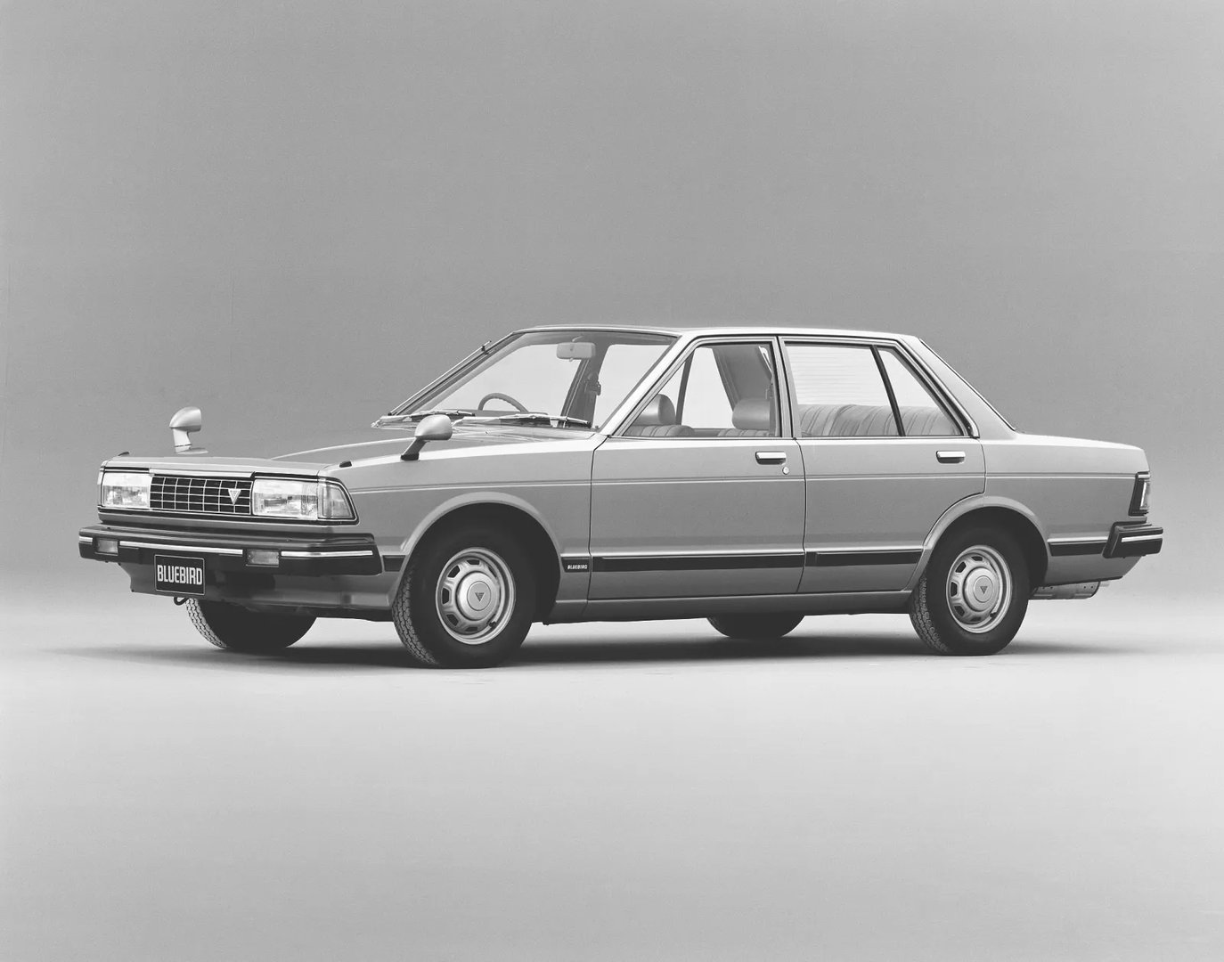 Nissan_Bluebird_6_generation__Sedan__8.jpg