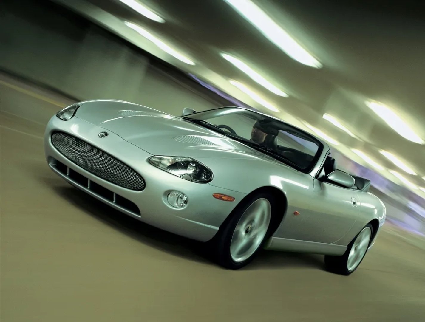 Jaguar_XKR_1_generation_restyling__Cabrio__2.jpg