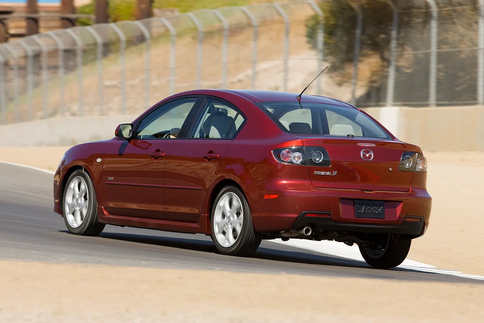 Mazda_3_1_generation_restyling__Sedan__1.jpg