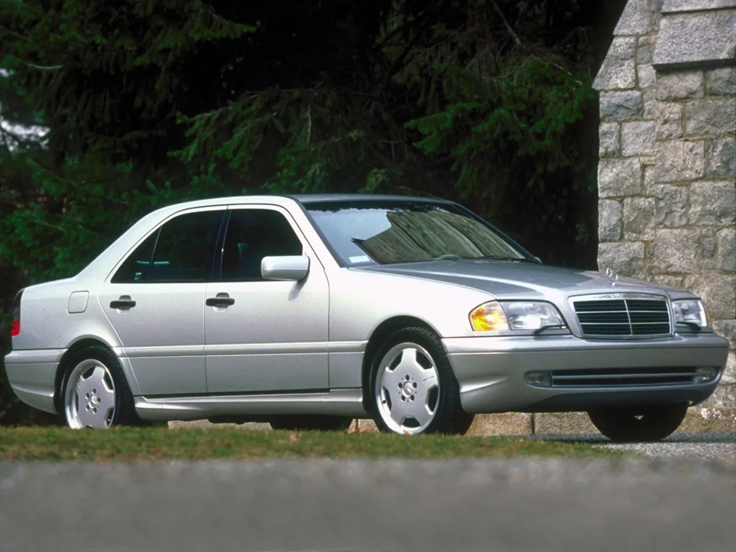 Mercedes_C-Class_AMG_2_generation__Sedan__11.jpg
