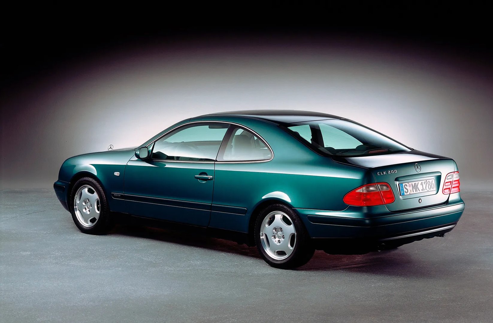 Mercedes_CLK-Class_1_generation__Coupe__7.jpg