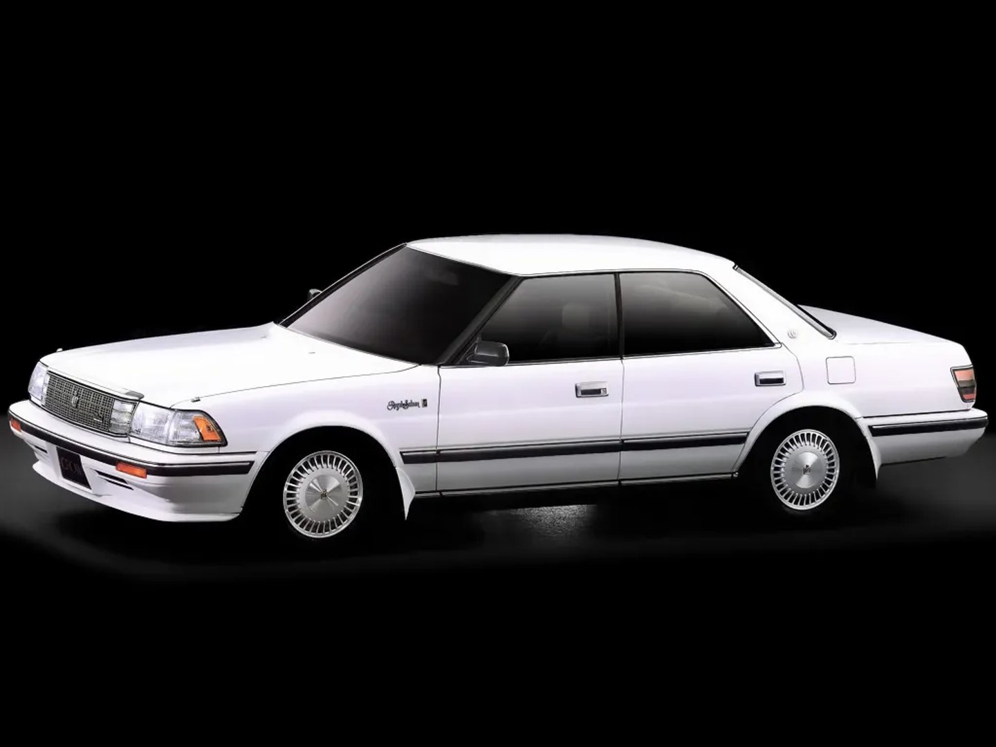 Toyota_Crown_8_generation__Sedan__5.jpg