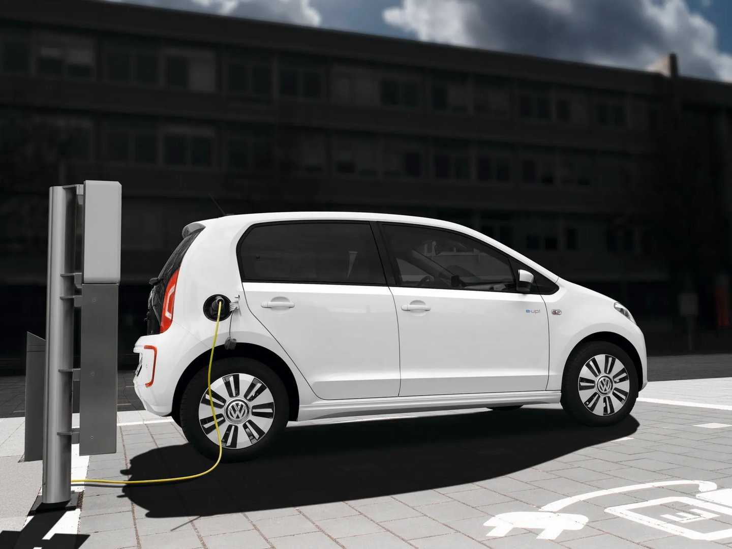 Volkswagen_up!_1_generation__Mini_5-doors__10.jpg