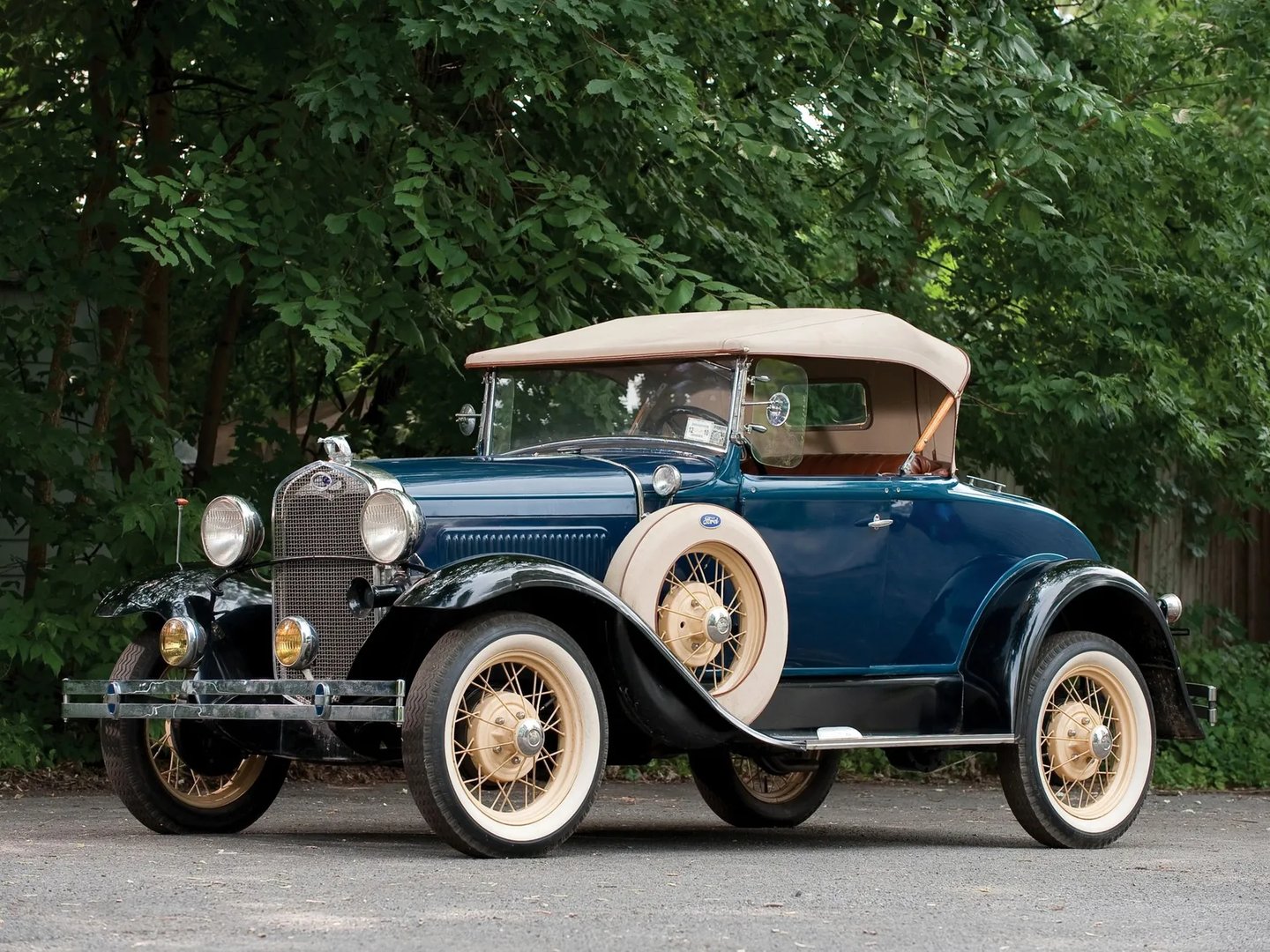 Ford_Model_A_1_generation__Roadster__6.jpg