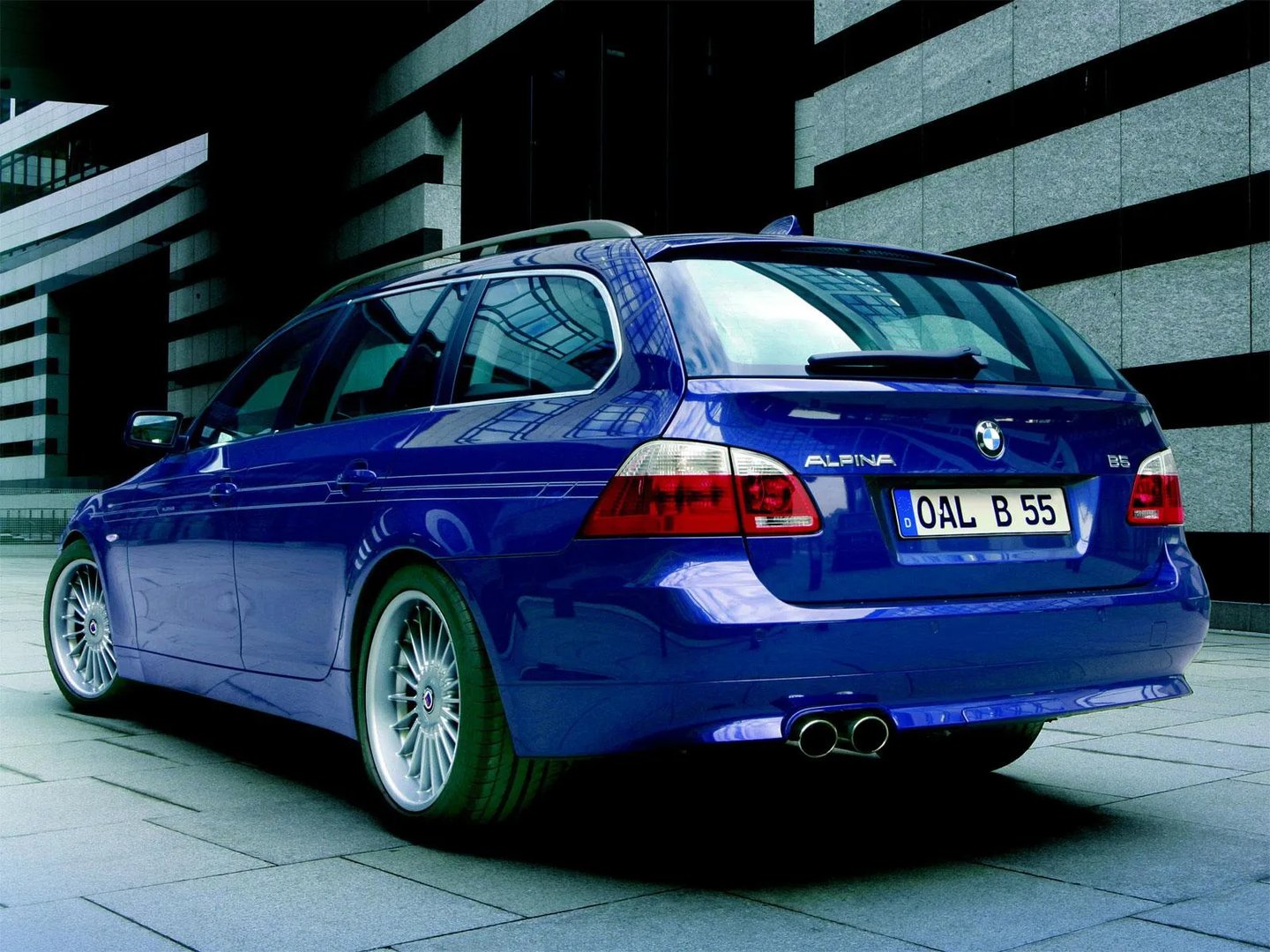 Alpina_B5_1_generation__Estate_5-door__2.jpg