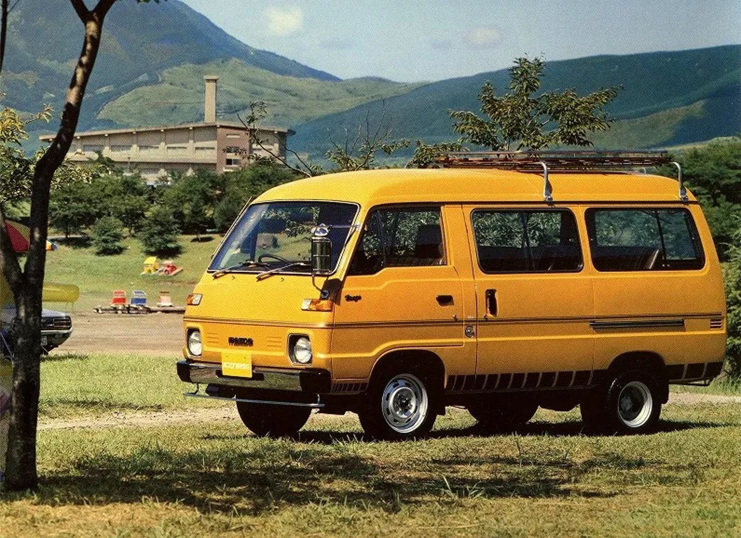 Mazda_Bongo_2_generation__Minivan__2.jpg