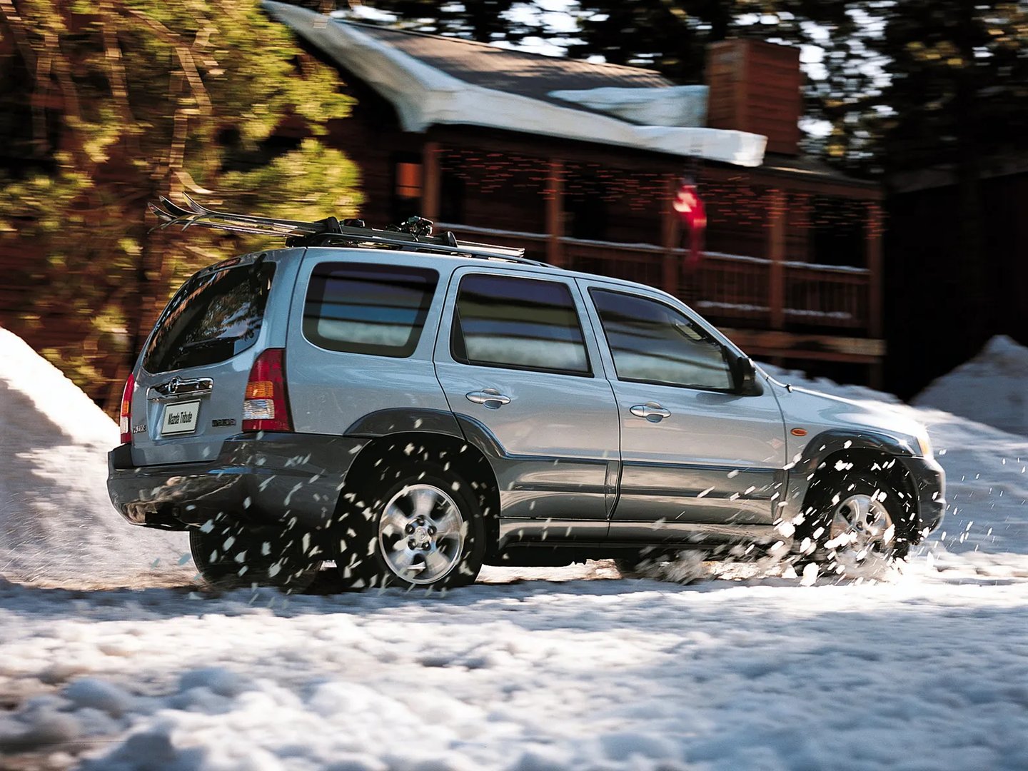 Mazda_Tribute_1_generation__SUV_5-doors__7.jpg