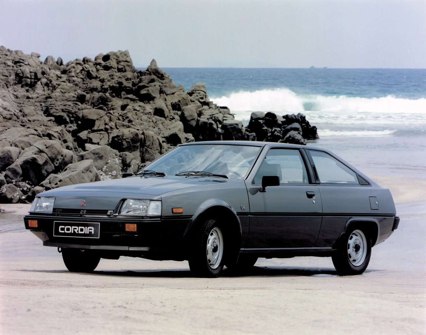 Mitsubishi_Cordia_1_generation__Hatchback_3-door__4.jpg