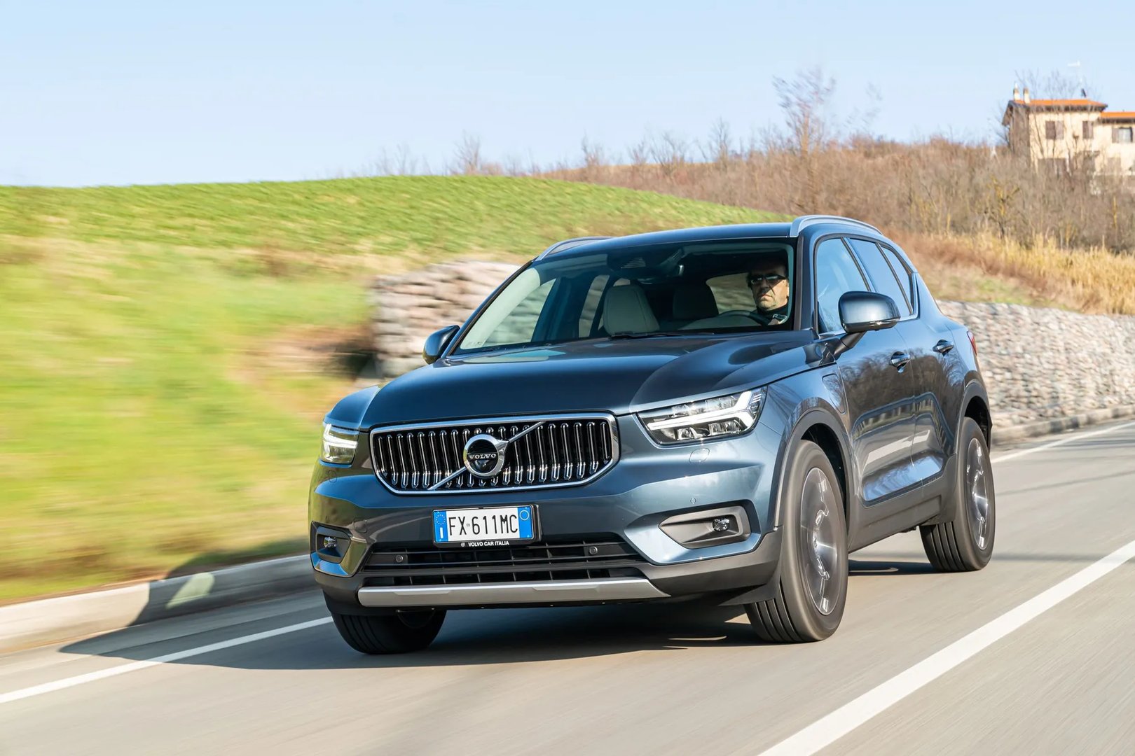 Volvo_XC40_1_generation__SUV_5-doors__9.jpg