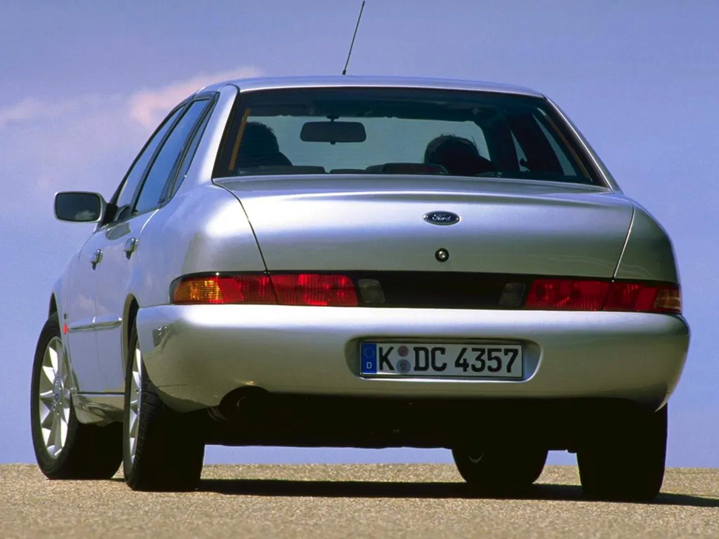 Ford_Scorpio_2_generation__Sedan__3.jpg