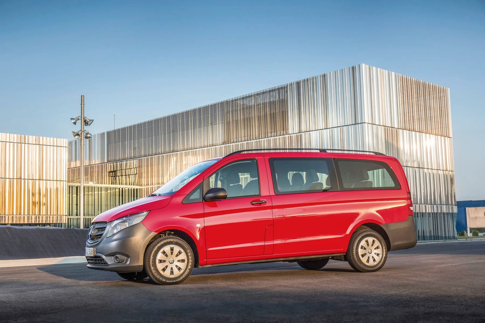 Mercedes_Vito_3_generation__Minivan__6.jpg