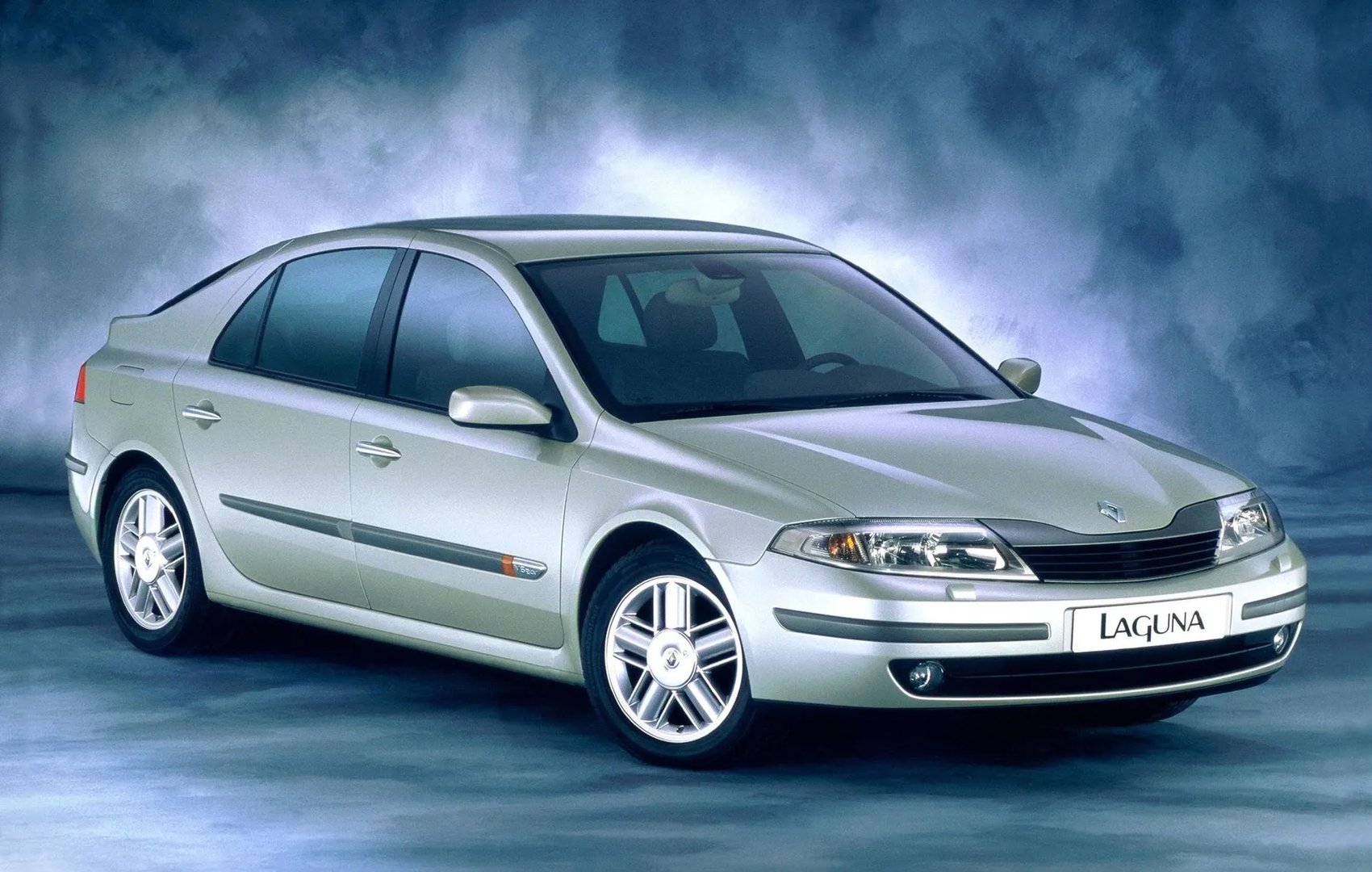Renault Laguna 2 generation  Liftback