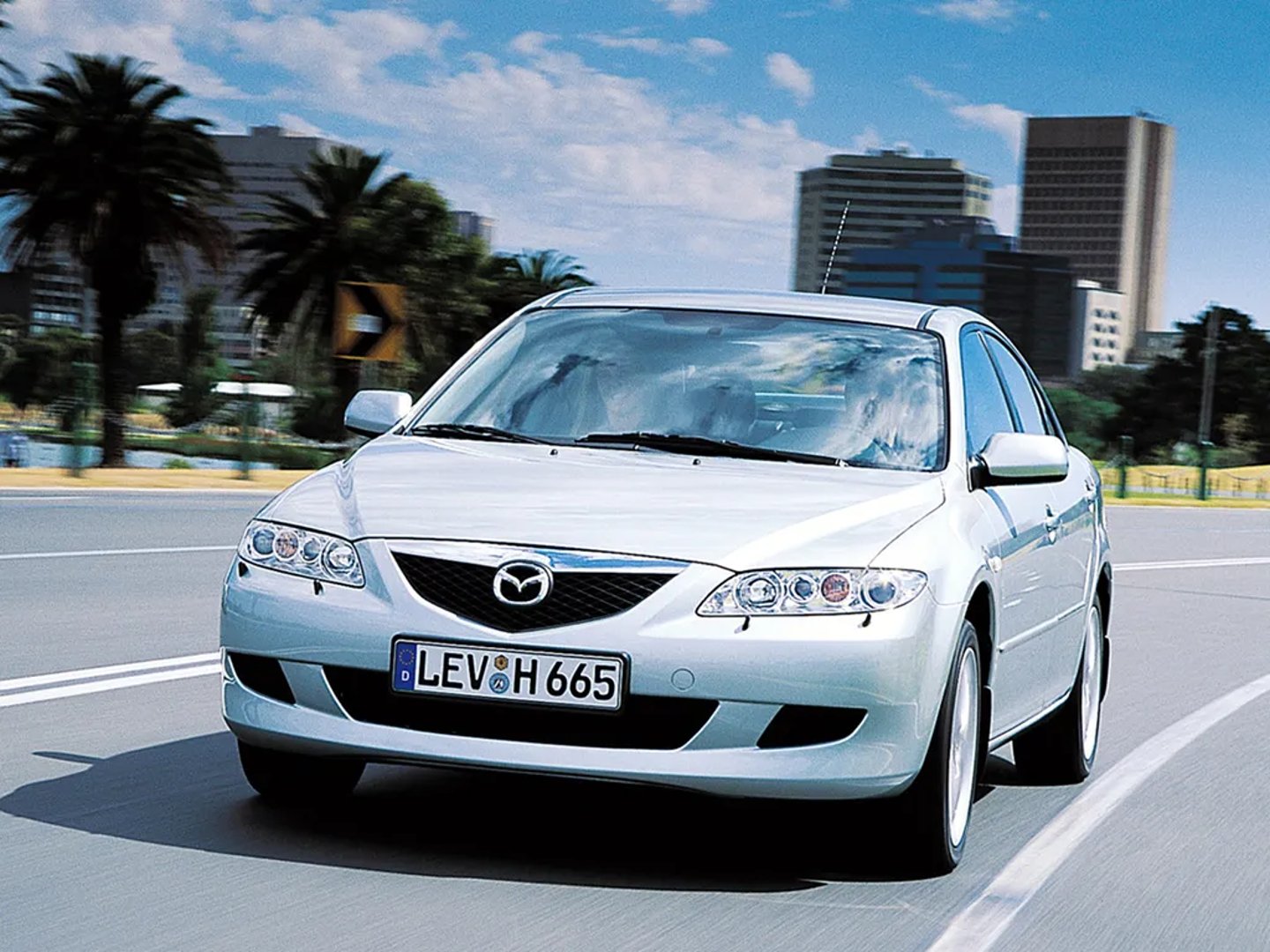 Mazda_6_1_generation__Liftback__1.jpg