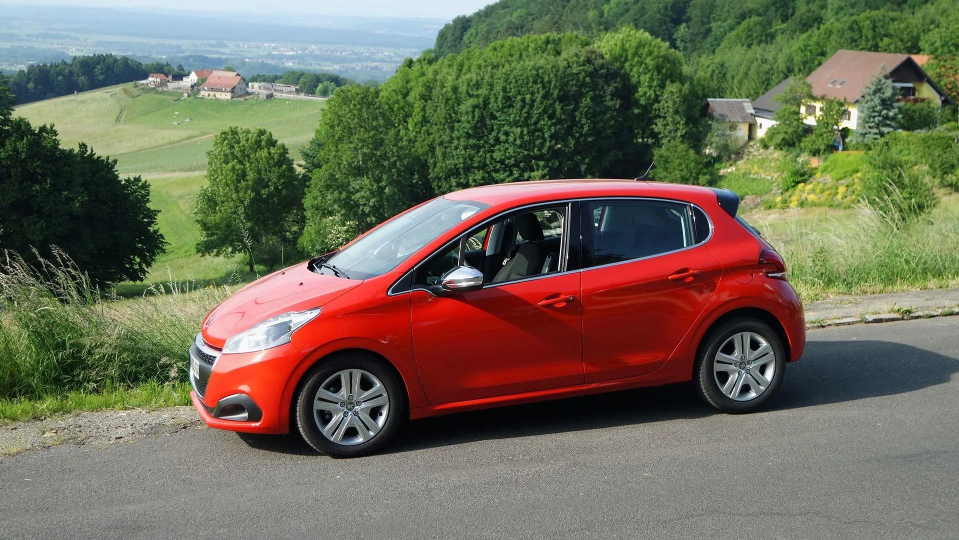 Peugeot_208_1_generation_restyling__Mini_5-doors__7.jpg
