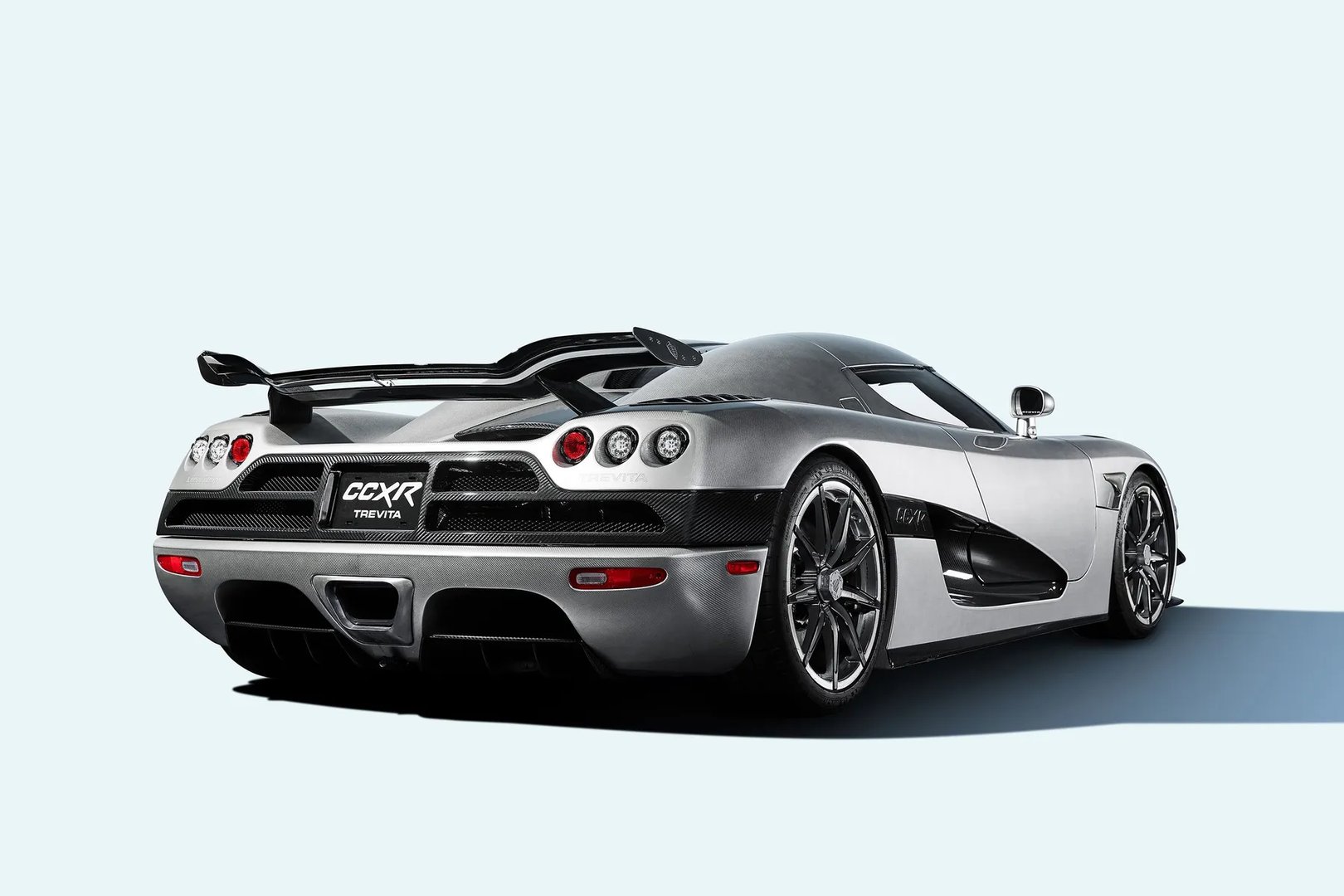Koenigsegg_CCXR_Trevita_1_generation__Coupe__1.jpg