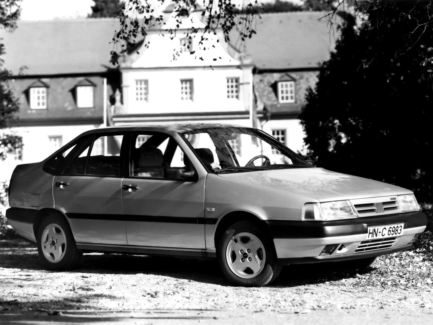 Fiat_Tempra_1_generation__Sedan__6.jpg