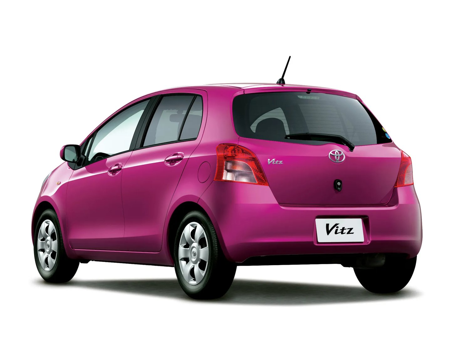 Toyota_Vitz_2_generation__Mini_5-doors__7.jpg