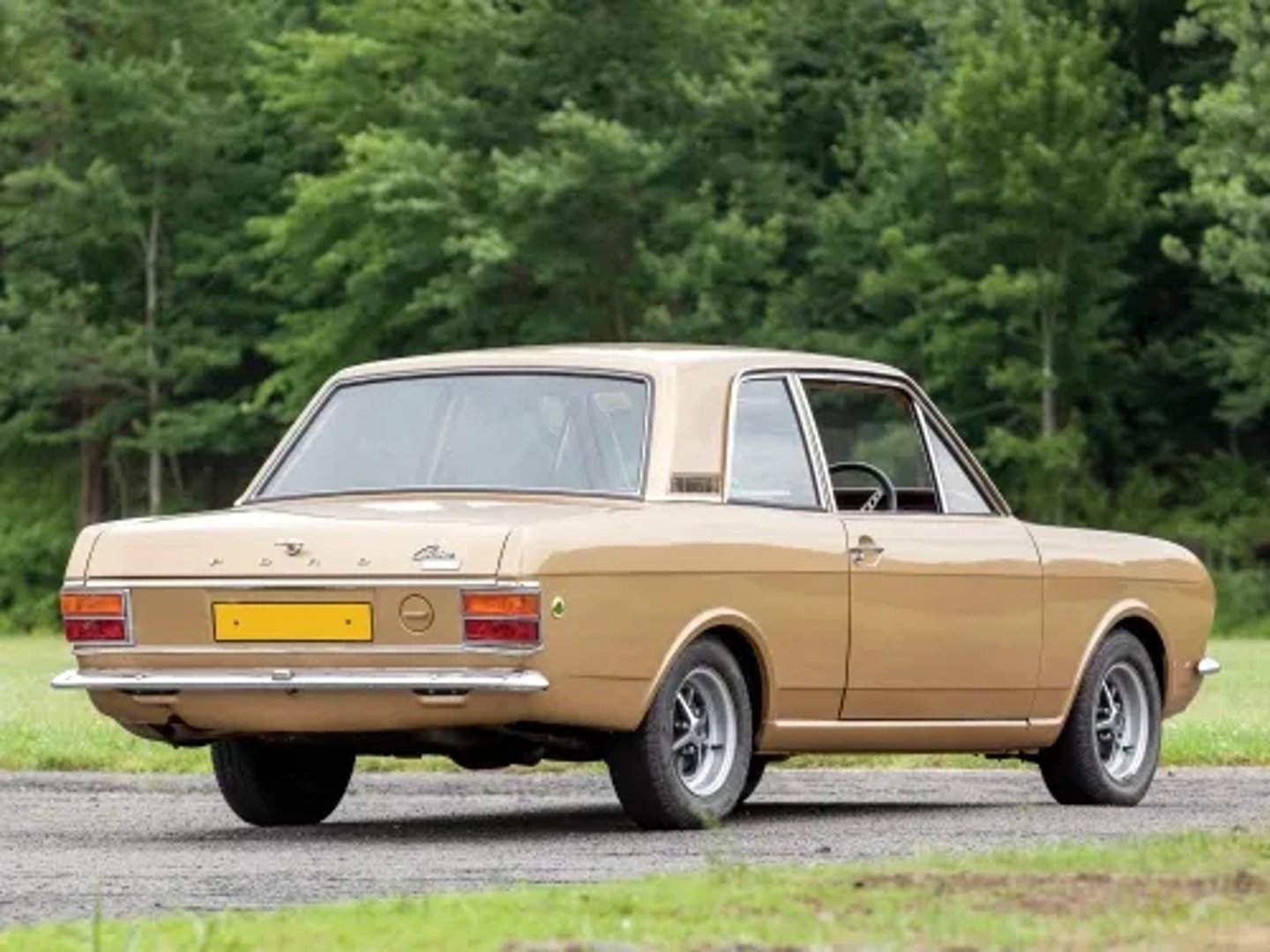 Ford_Cortina_2_generation__Sedan__5.jpg
