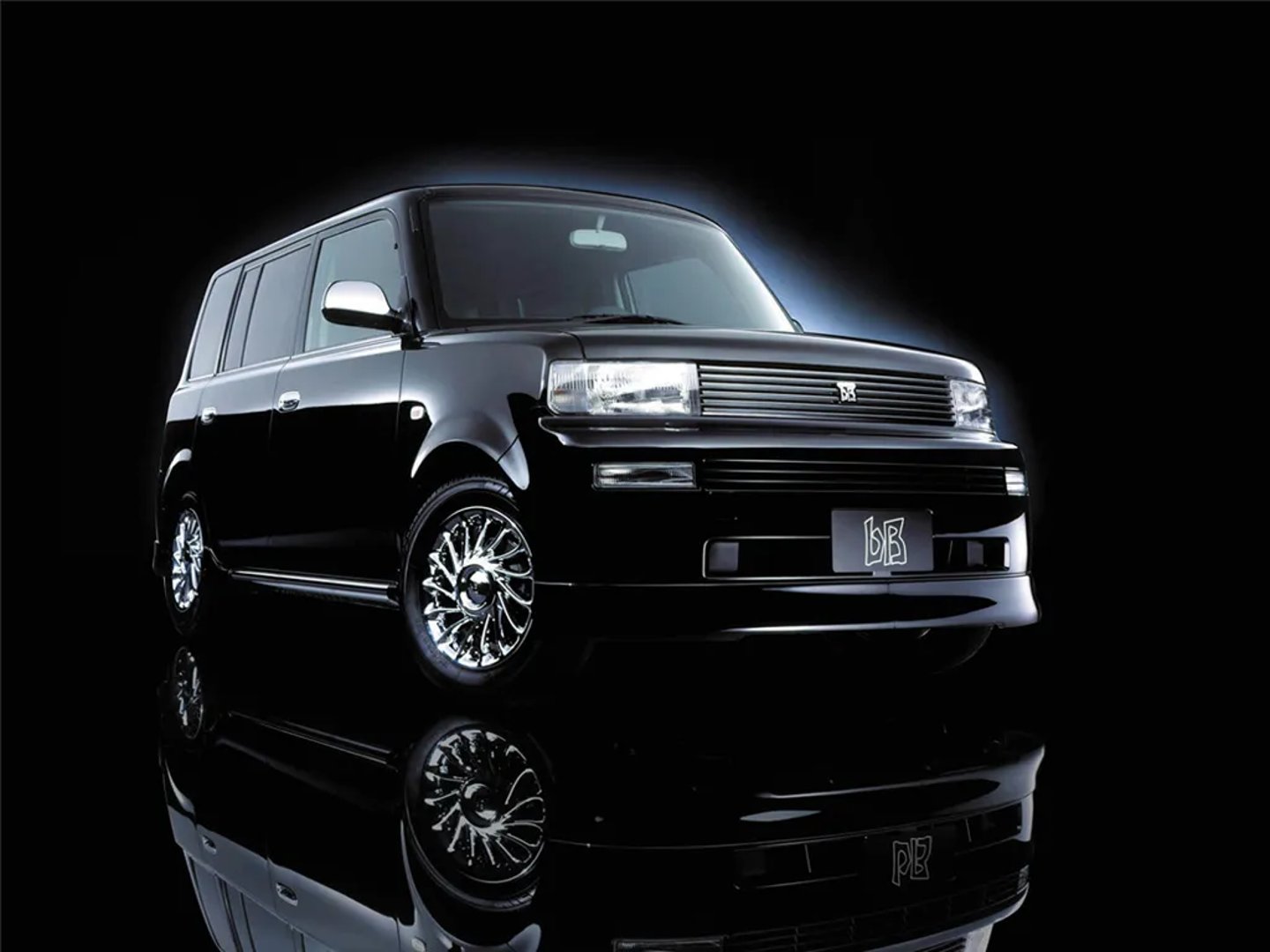 Toyota_bB_1_generation__Compact_Van__2.jpg