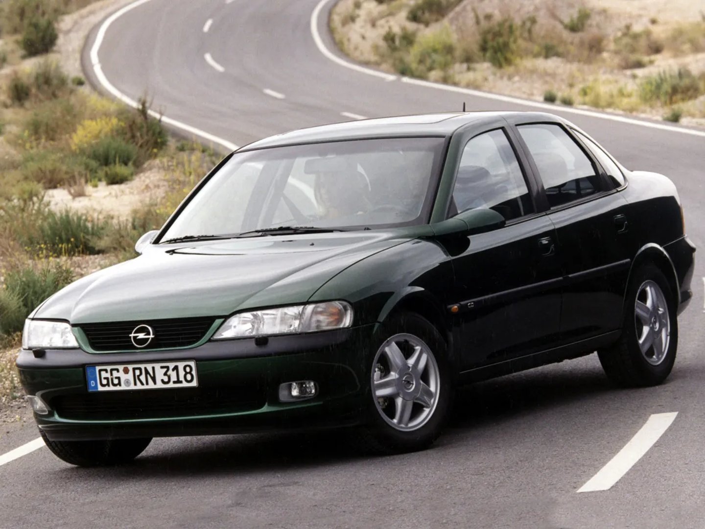Opel_Vectra_2_generation__Sedan__9.jpg