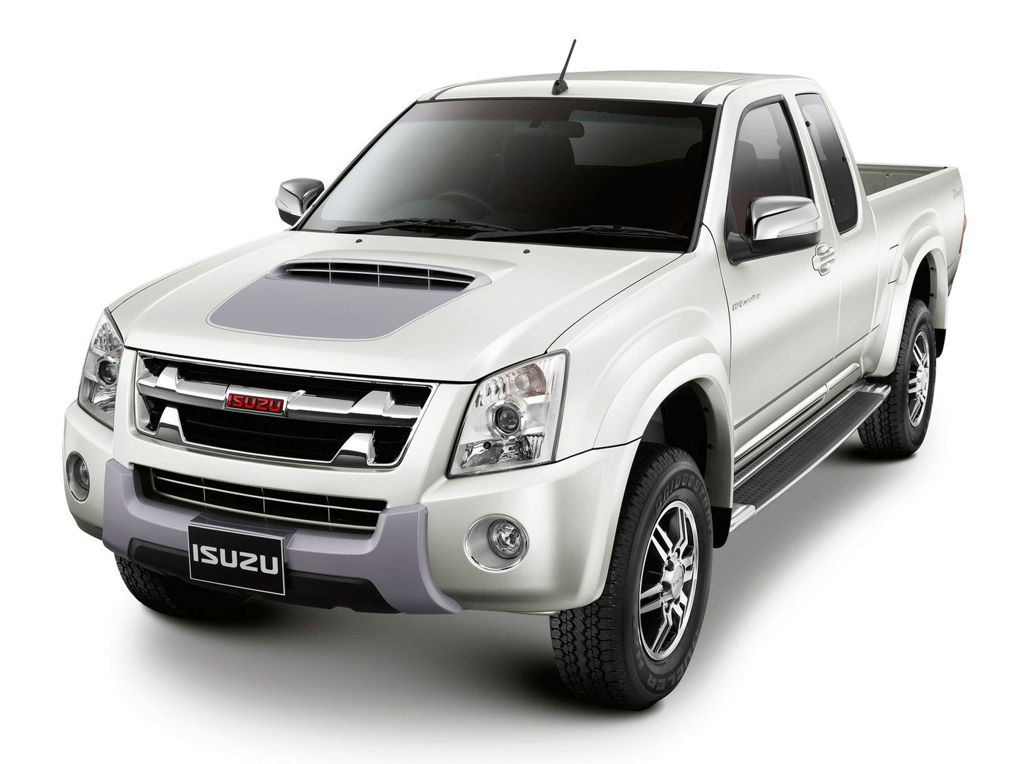 isuzu_D-Max_1_generation_restyling__Pickup_1.5-cab__2.jpg