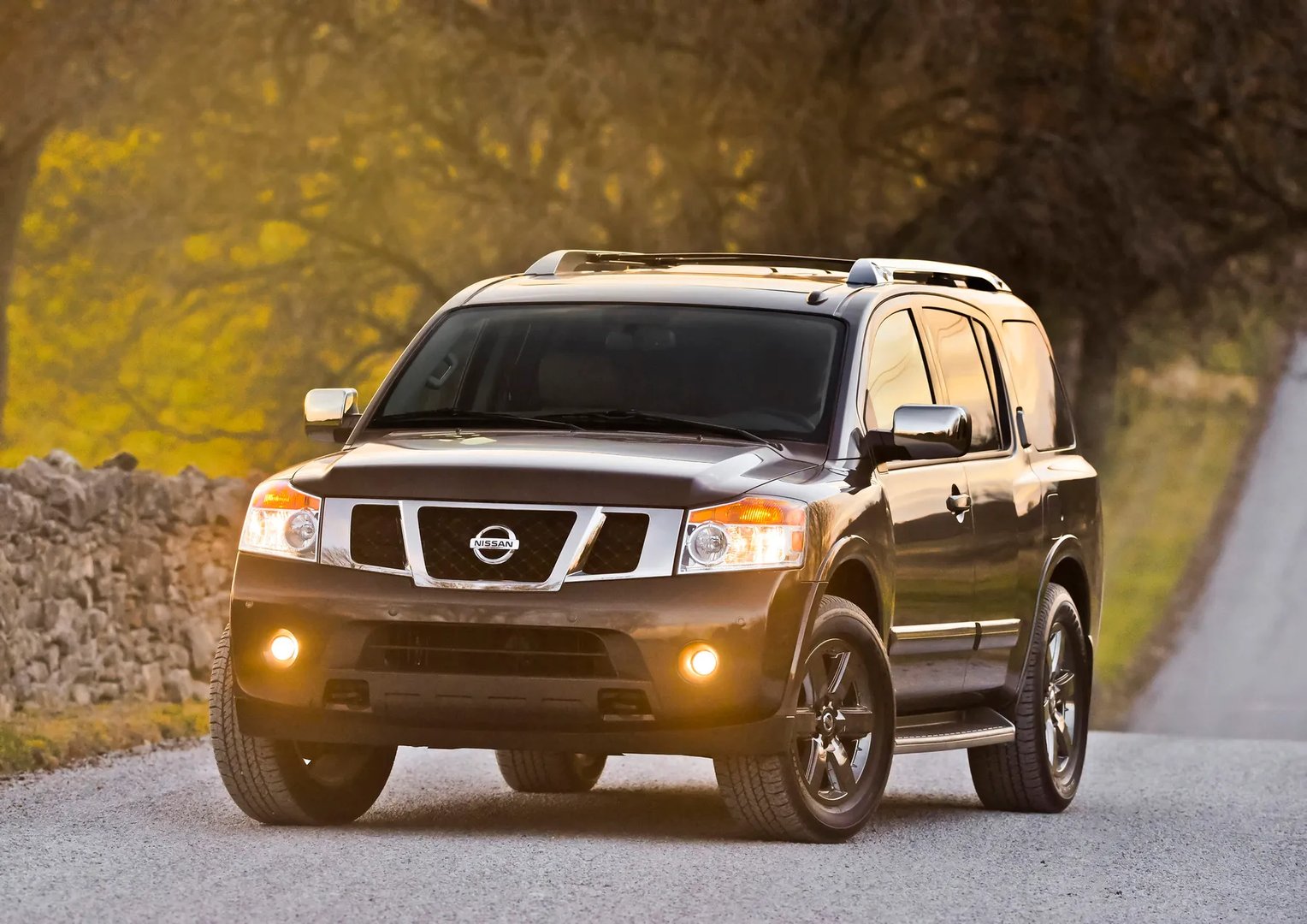 Nissan_Armada_1_generation_restyling__SUV_5-doors__11.jpg