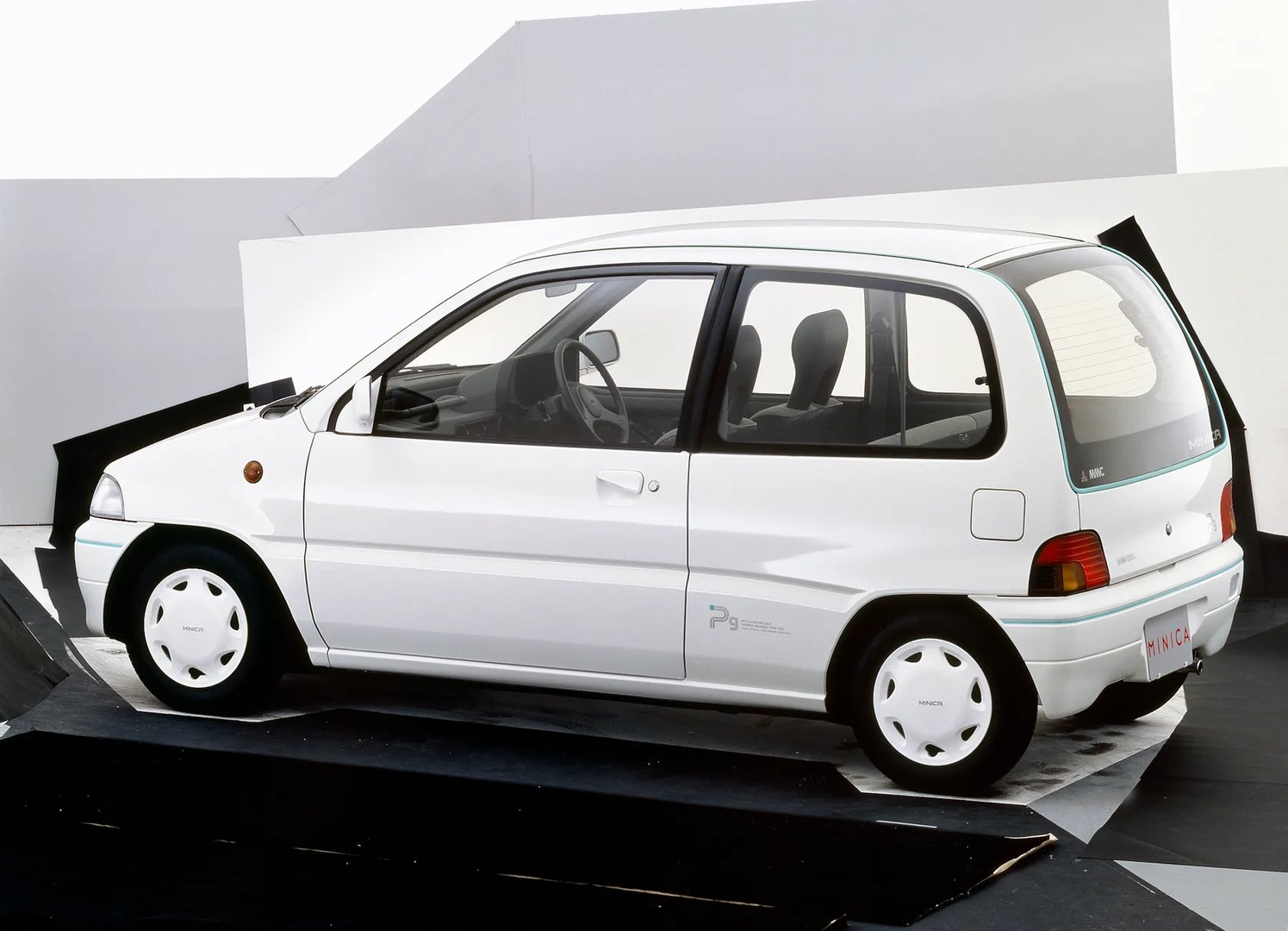 Mitsubishi_Minica_6_generation__Mini_3-doors__3.jpg