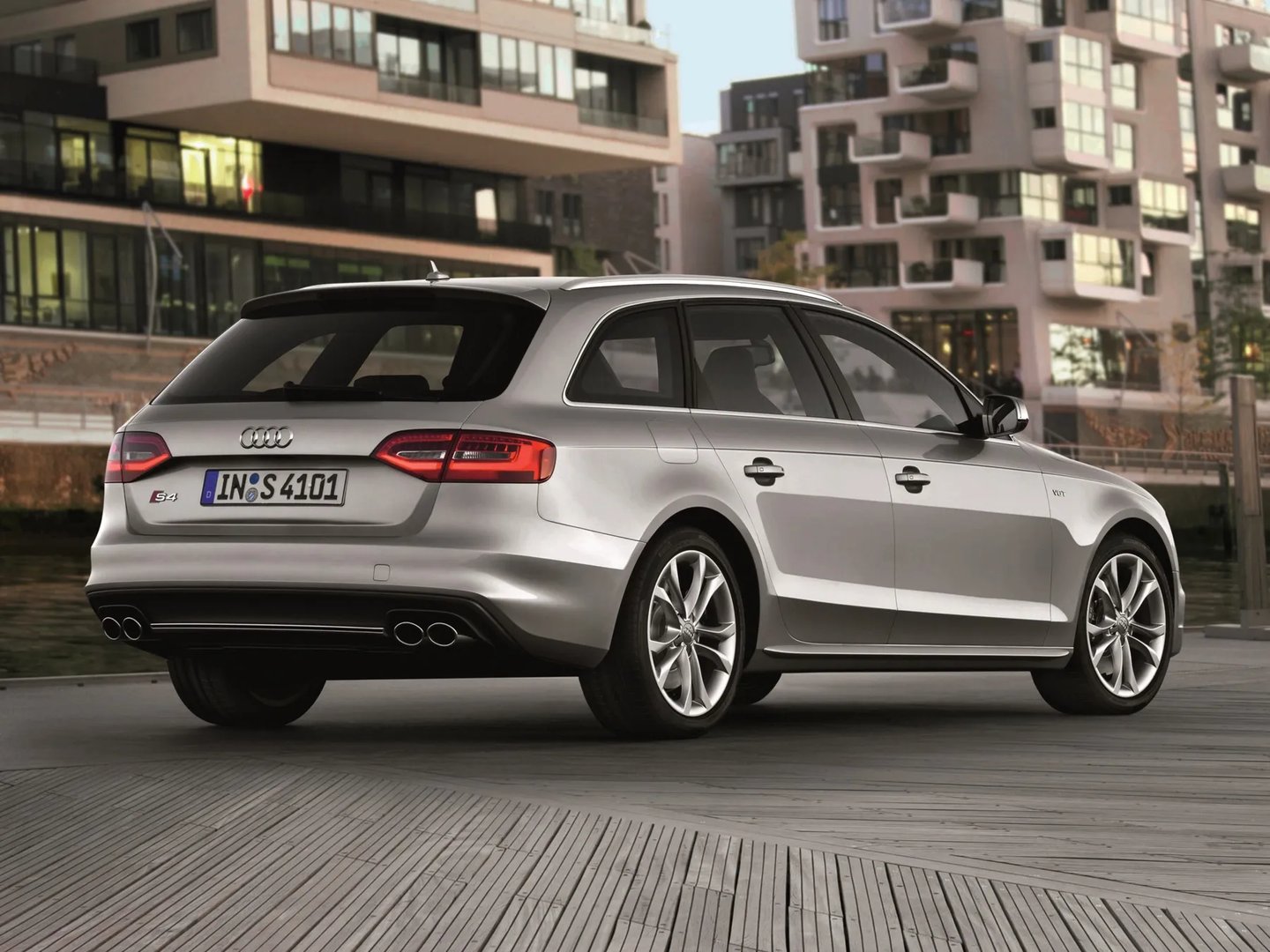 Audi_S4_4_generation_restyling__Estate_5-door__10.jpg