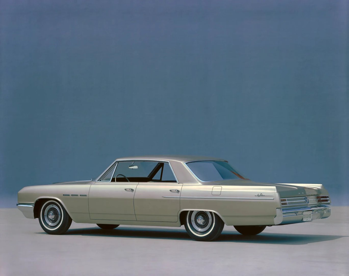 Buick_LeSabre_2_generation__Sedan_Hardtop__1.jpg