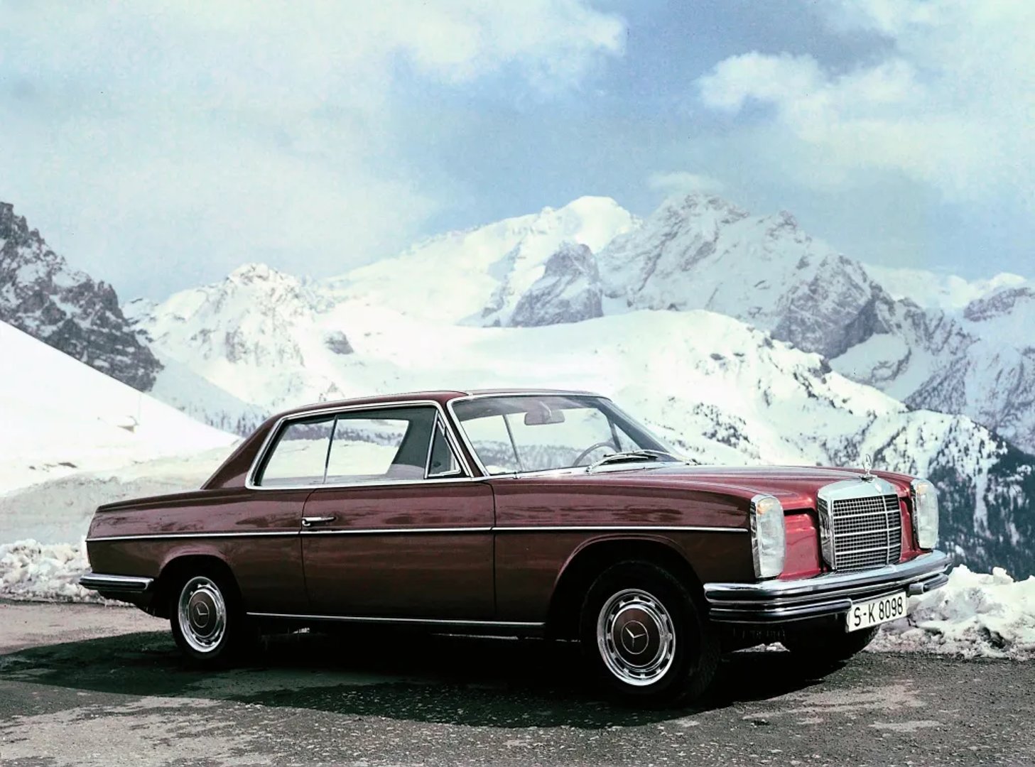 Mercedes_W114_1_generation__Coupe__1.jpg