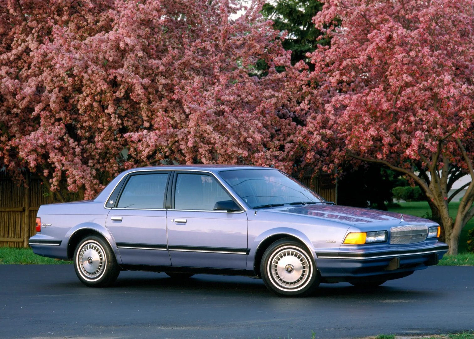 Buick_Century_5_generation__Sedan__9.jpg