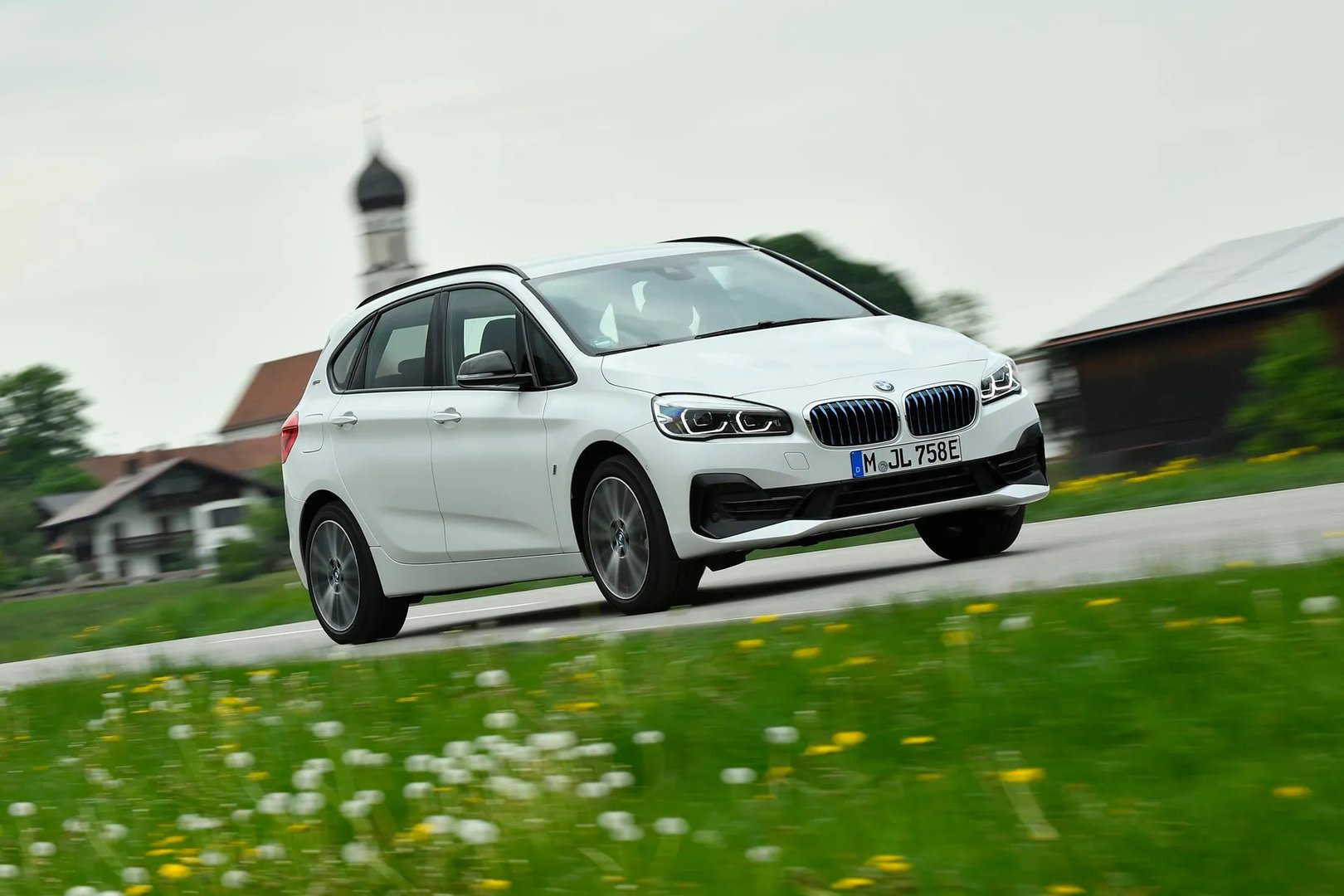 BMW_2_series_Active_Tourer_1_generation_restyling__Compact_Van__8.jpg