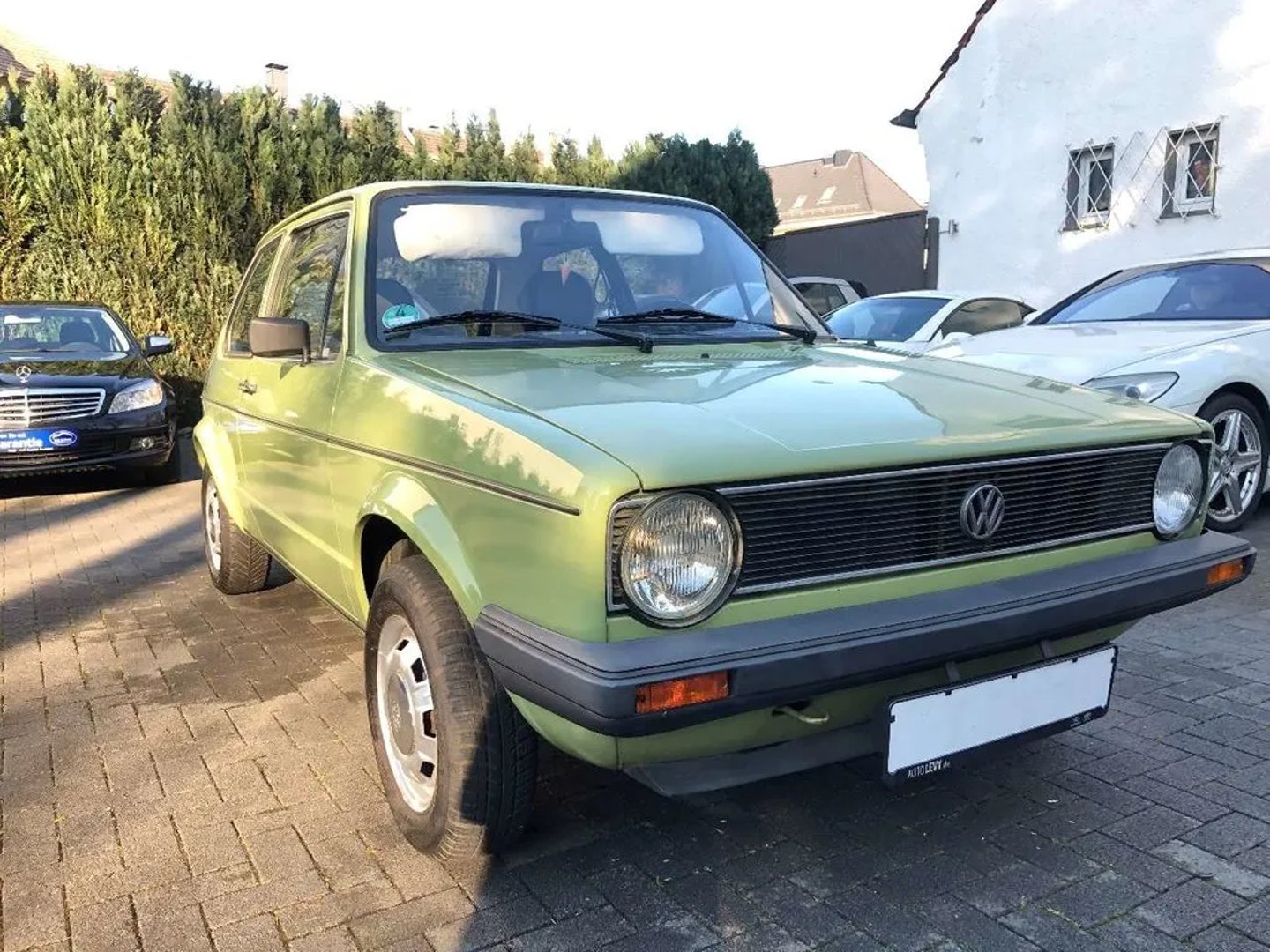 Volkswagen_Golf_1_generation_restyling_2__Hatchback_3-door__2.jpg