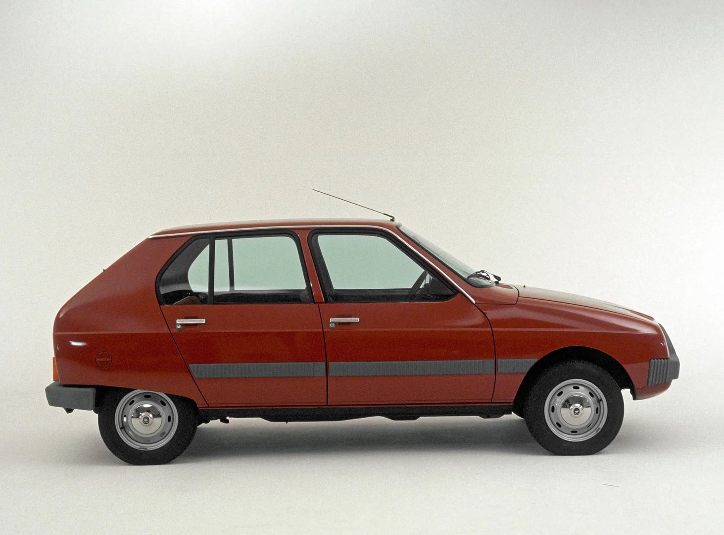 Citroen_Visa_1_generation__Mini_5-doors__5.jpg