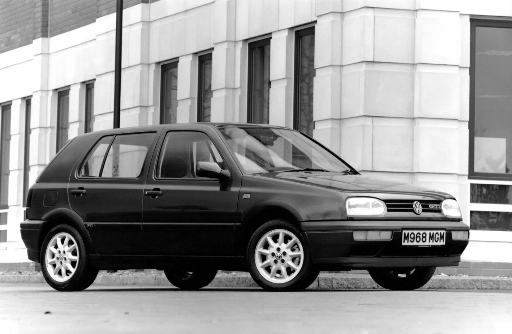 Volkswagen_Golf_GTI_3_generation__Hatchback_5-door__1.jpg