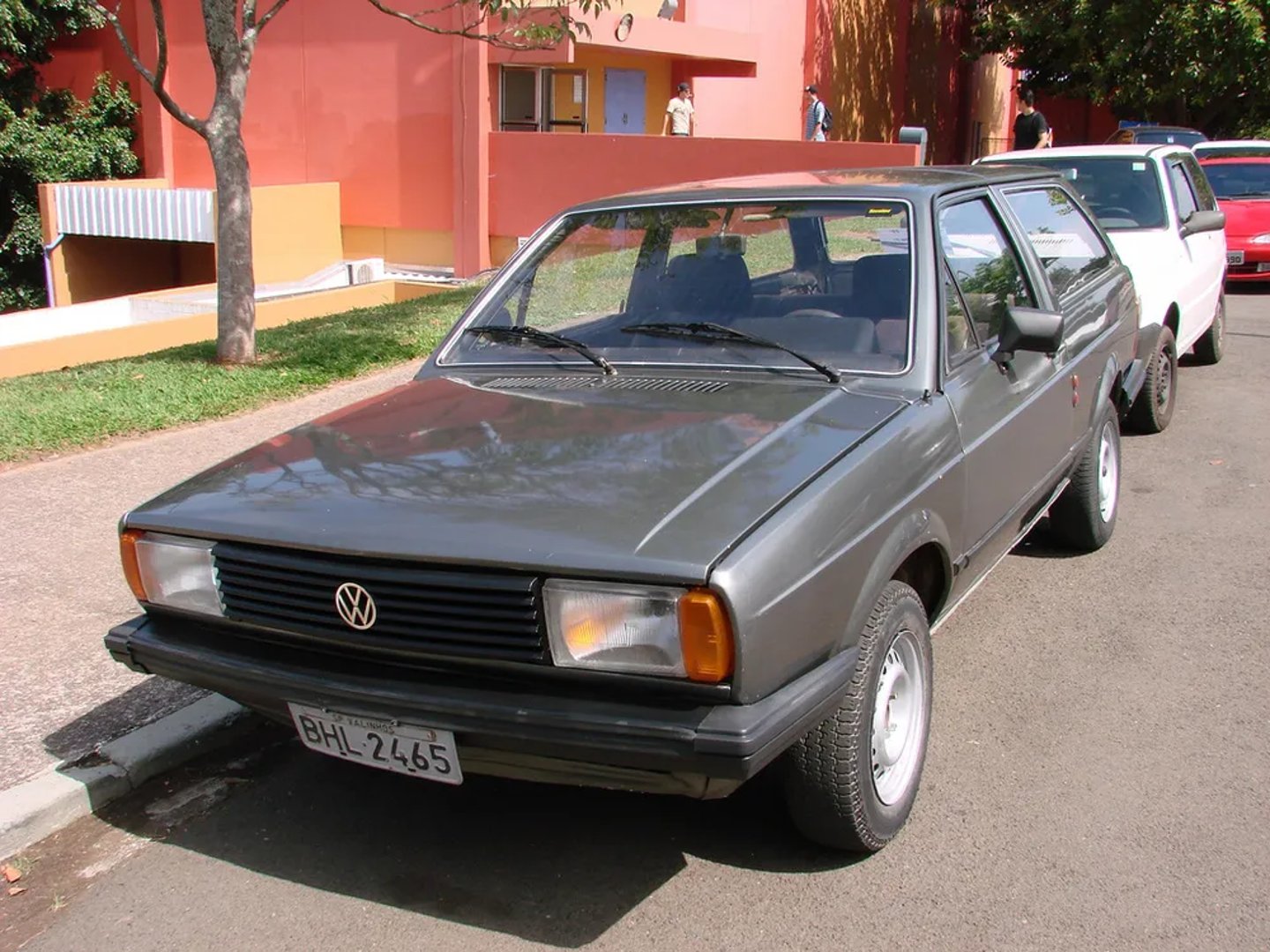 Volkswagen_Parati_1_generation__Estate_3-door__5.jpg